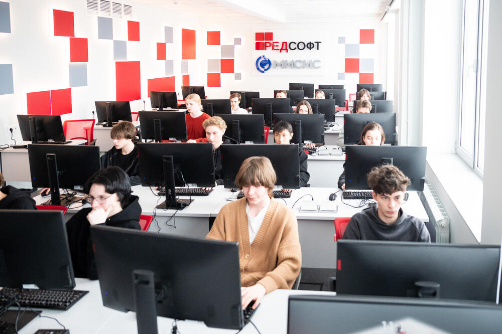 В Университете МИСИС открылась ИТ-лаборатория полного цикла от РЕД СОФТ